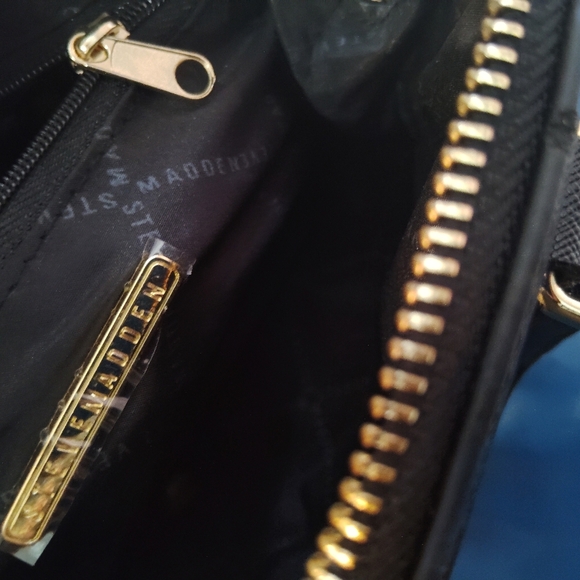 Steve Madden Mini/ Small Purse With Side Tag - Picture 11 of 16